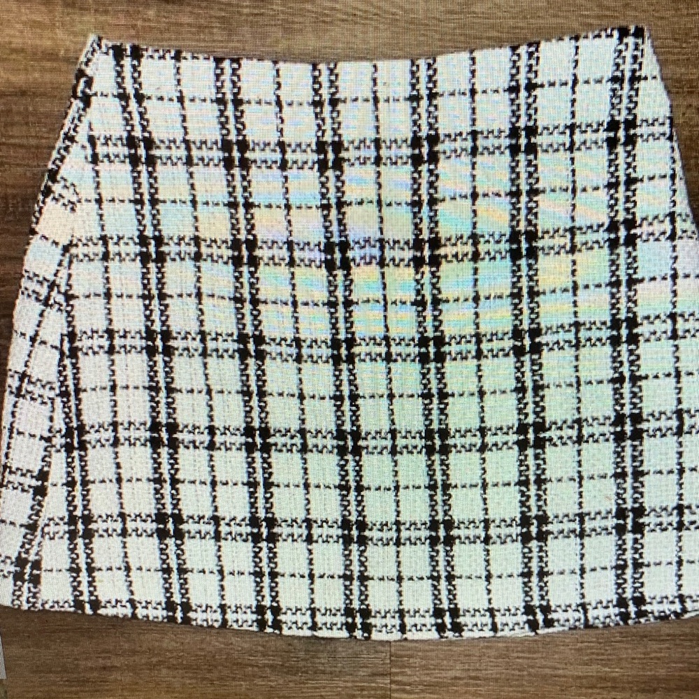 Lulu’s Black & White Fall/Winter Mini Skirt